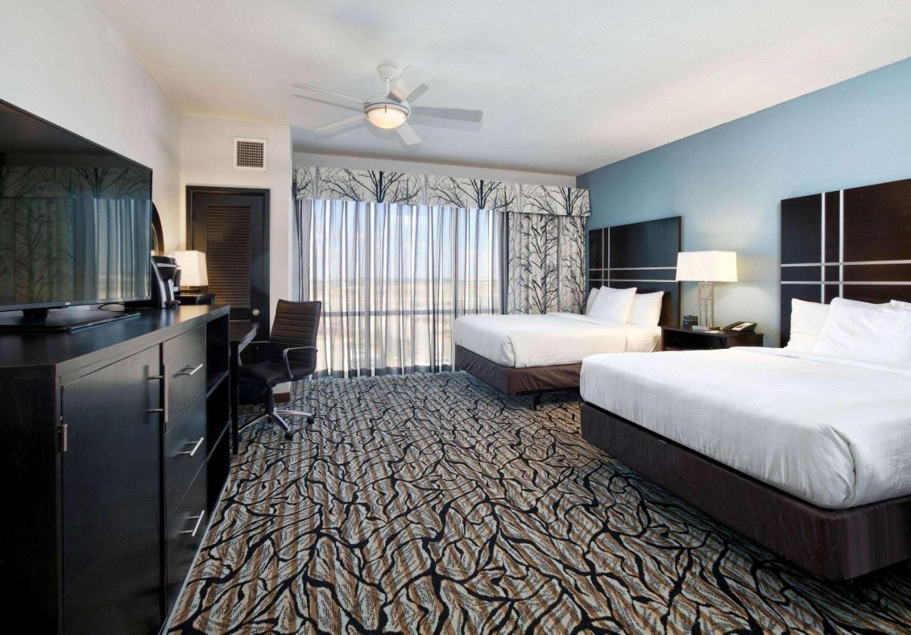 2 Queen Beds, Mobility/Hearing Accessible Room, Bathtub w/Grab Bars, Non-Smoking